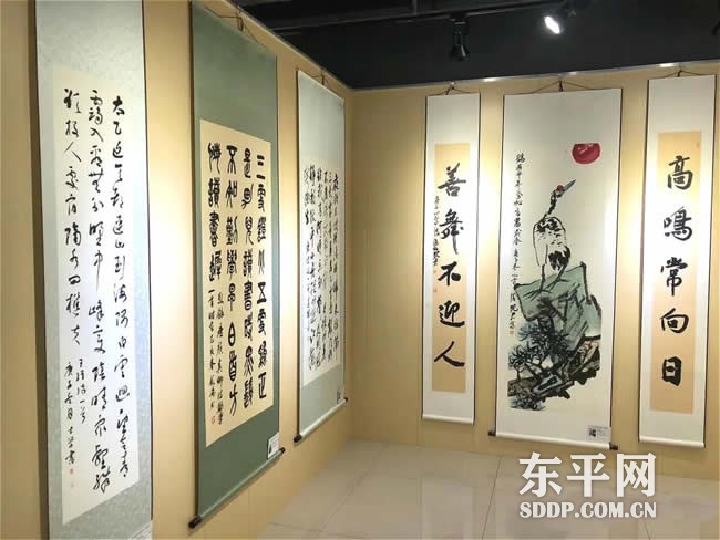 东平县元宵歌会暨“润物有声 翰墨春华”书画展在东平县文化馆成功举办