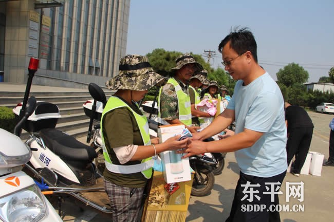 东平湖管理局开展夏季慰问巡河员活动