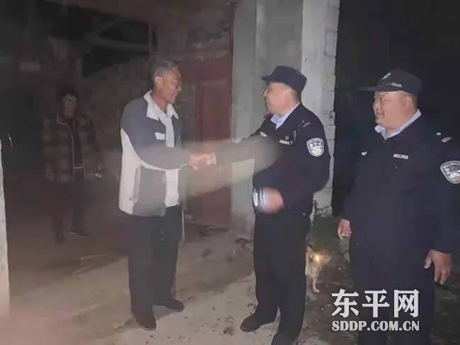 民警化身“羊倌” 苦寻一天找回“出走”羊群