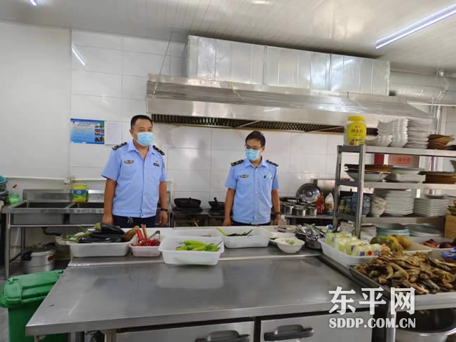 老湖镇市场监管所开展国庆节前餐饮食品安全检查